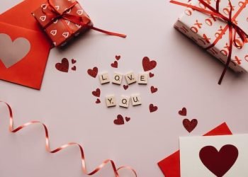 love_you_text_heart_and_gifts_on_a_table love_you_text_heart_and_gifts_on_a_table